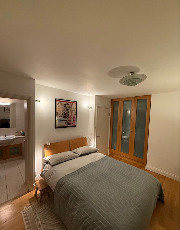 Flat Philbeach Gardens in Greater London