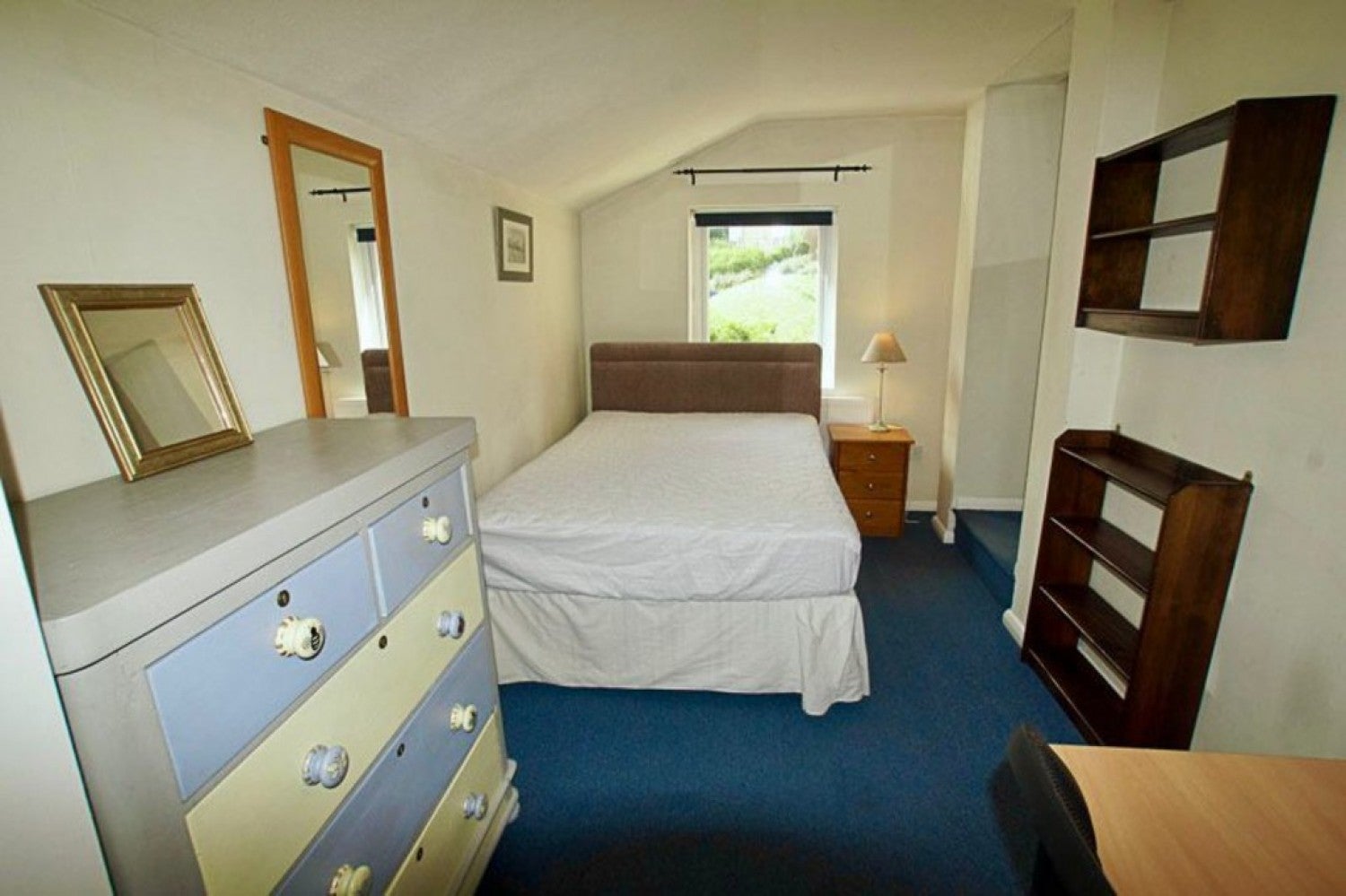 Room The Valley in Winchester