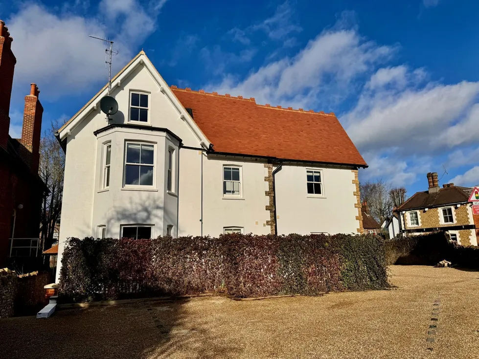 Flat Epsom Road in Guildford