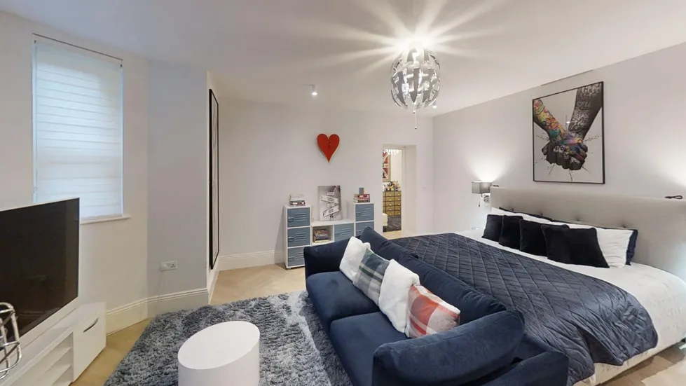 Flat Epsom Road in Guildford