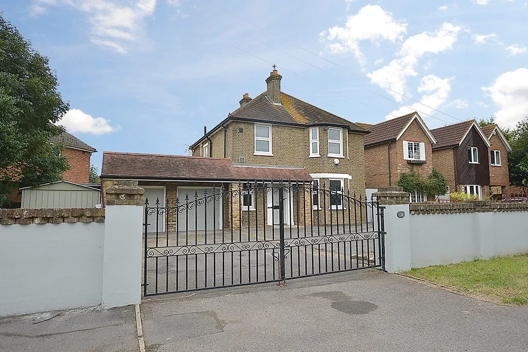 Room Hithermoor Road in Borough of Spelthorne