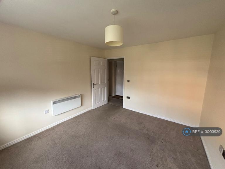 Flat Wain Avenue in Chesterfield