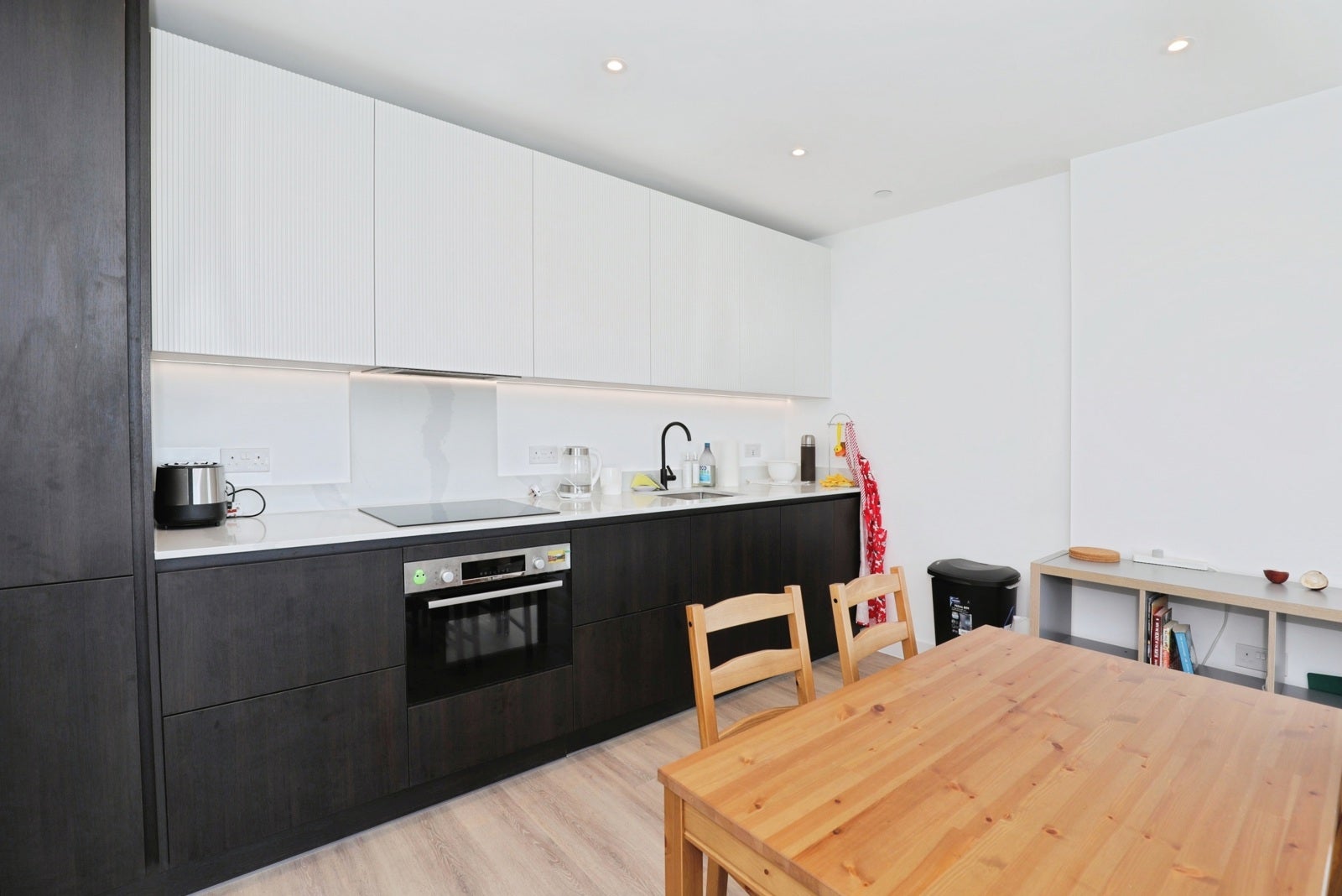 Flat Friary Road in Greater London