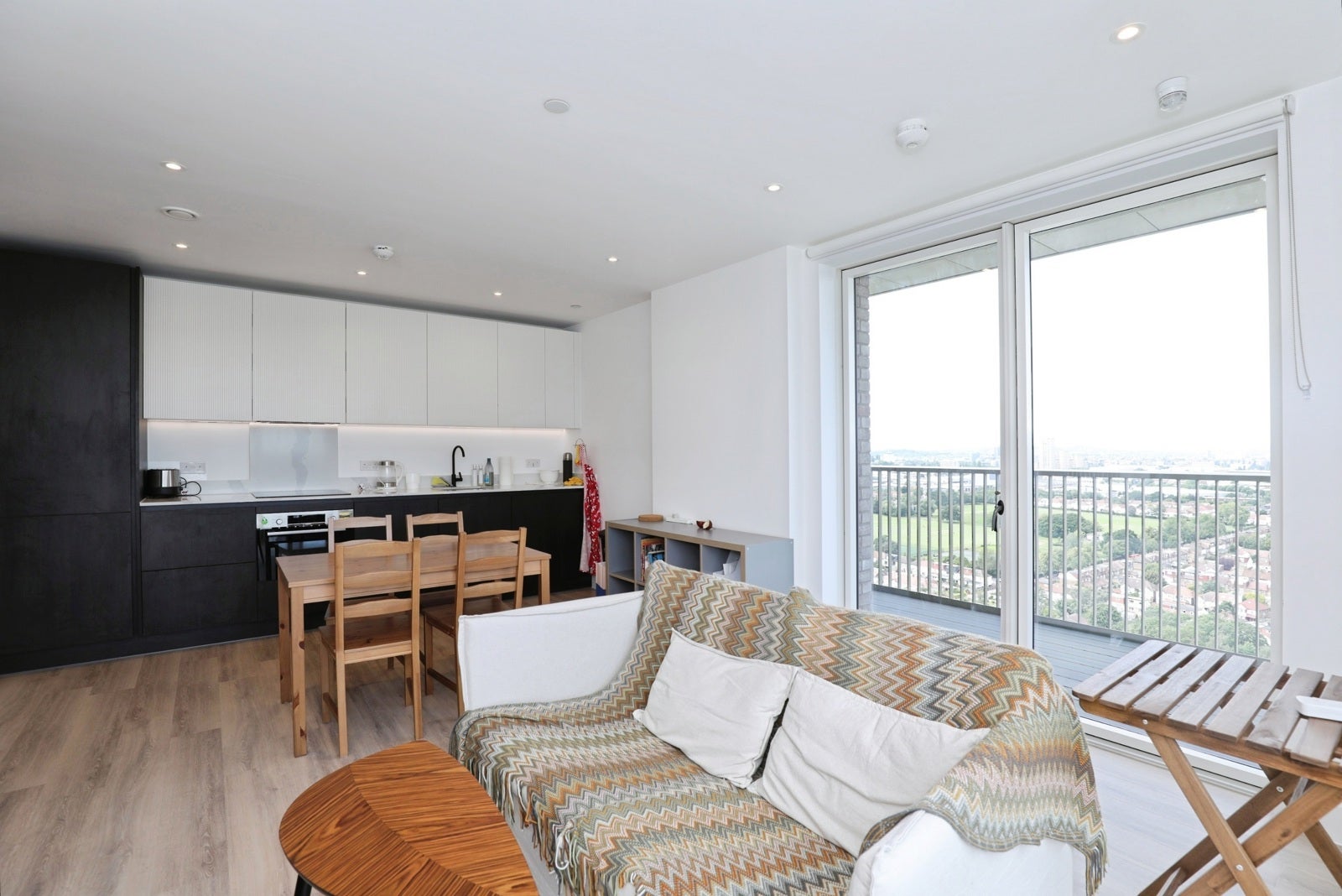 Flat Friary Road in Greater London