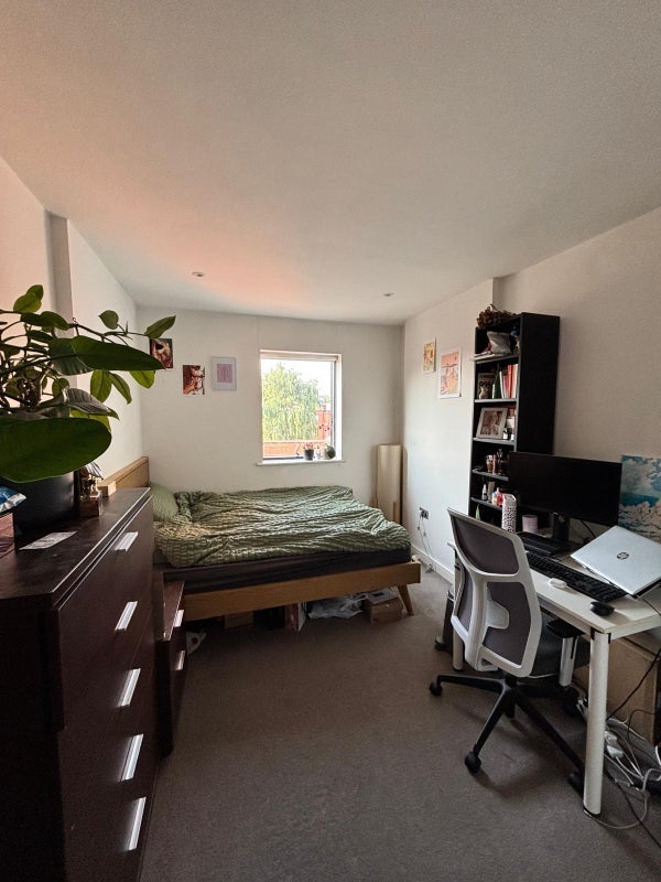 Room Copenhagen Street in Greater London