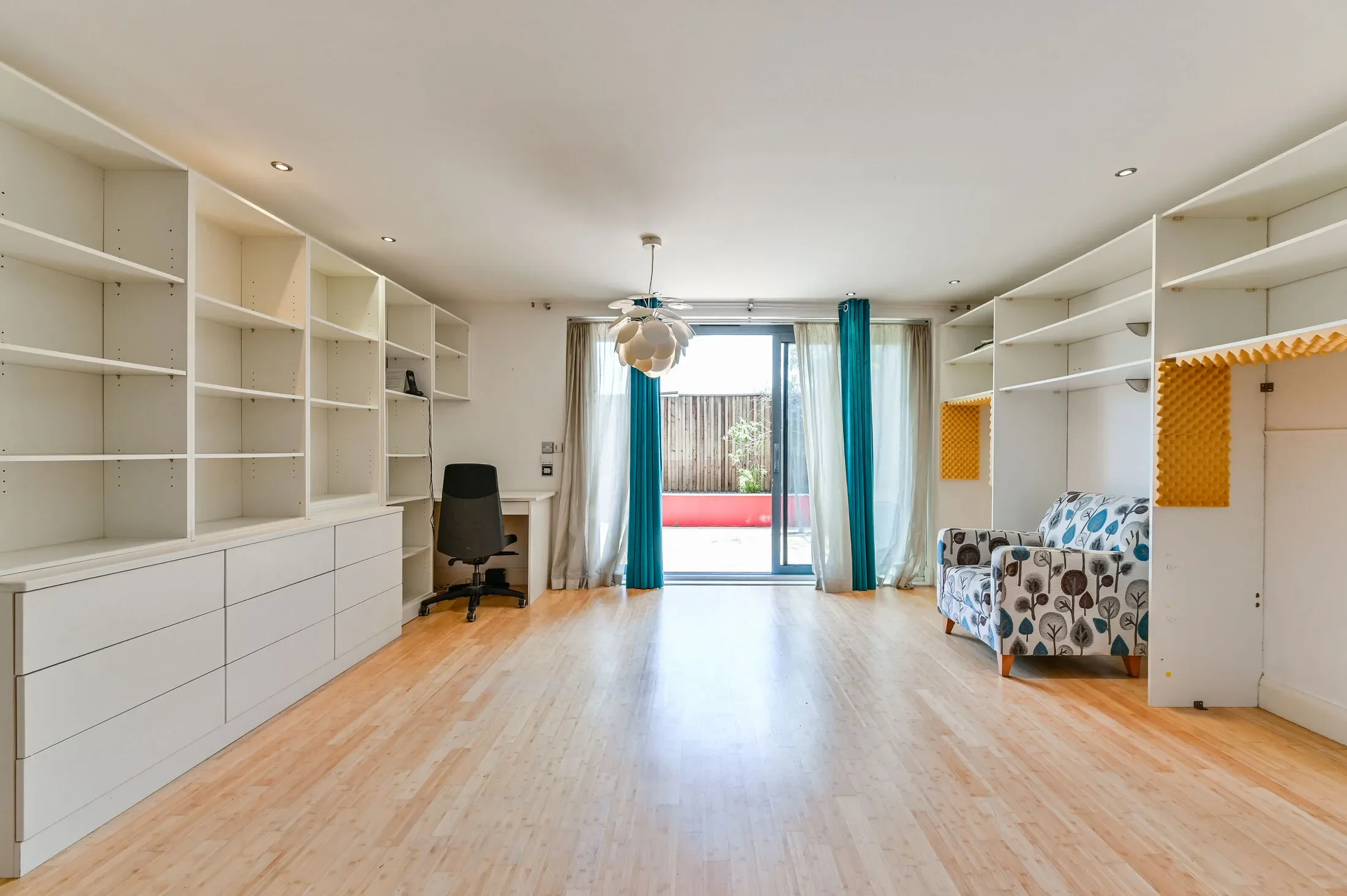 Flat Regent's Park Road in Greater London