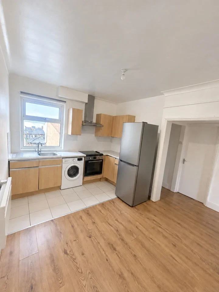 Flat Aldborough Road South in Greater London