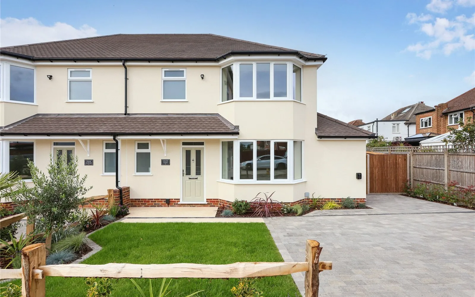 House Berkeley Drive in Elmbridge