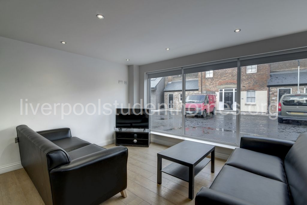 Room Shaw Street in Liverpool
