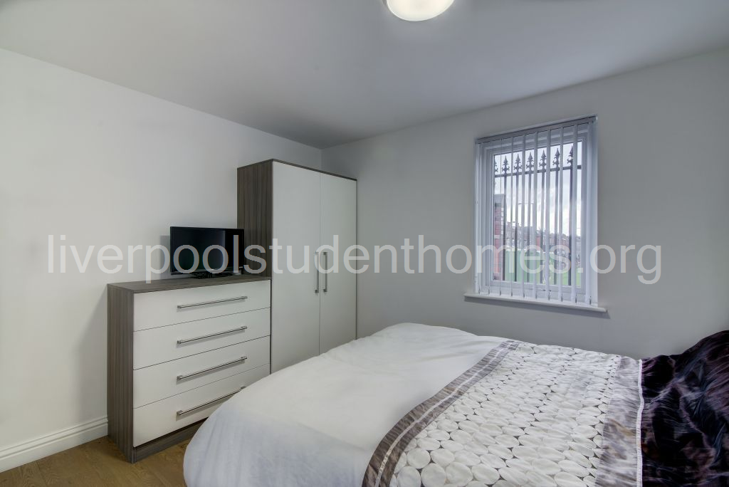 Room Shaw Street in Liverpool