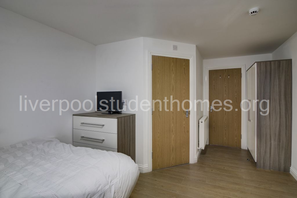 Room Shaw Street in Liverpool