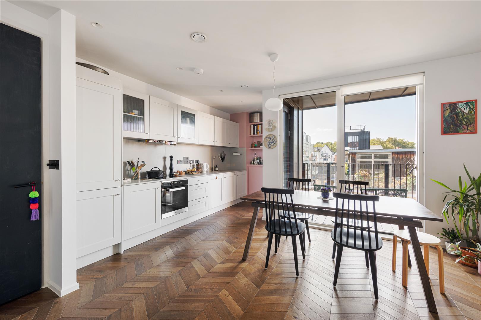 Flat Gransden Avenue in Greater London