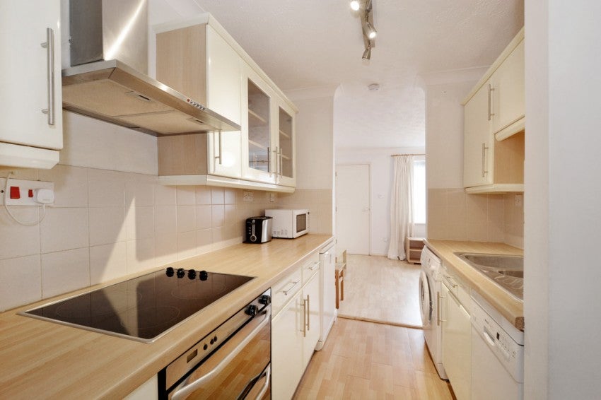 Flat Hull Close in Greater London