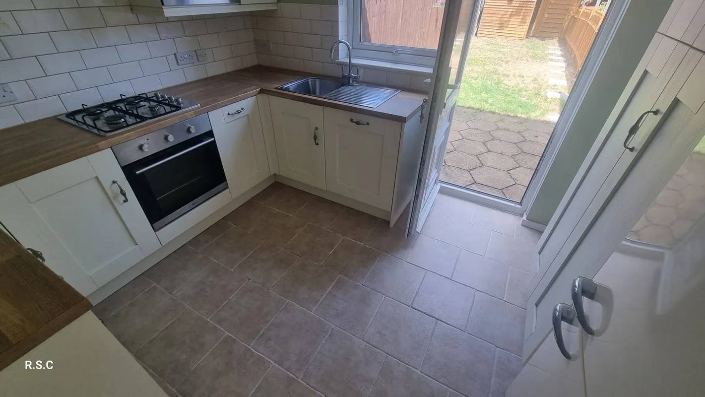 House Lowdell Close in Greater London