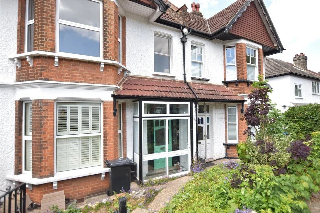 Flat Beaumont Road in Greater London