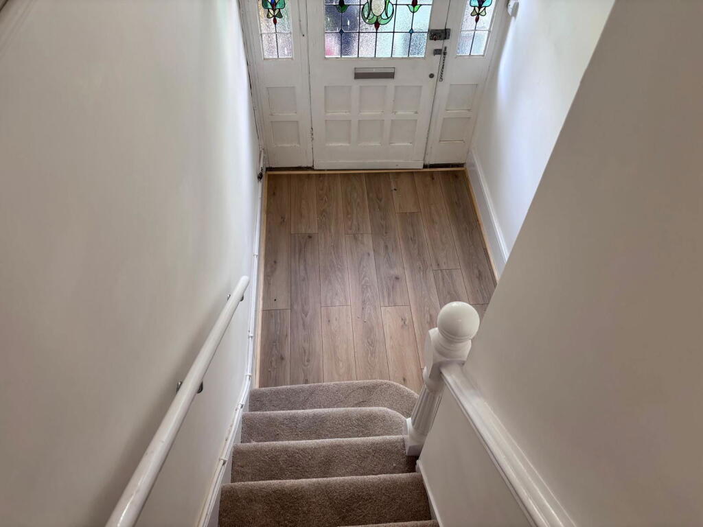 Flat Beaumont Road in Greater London