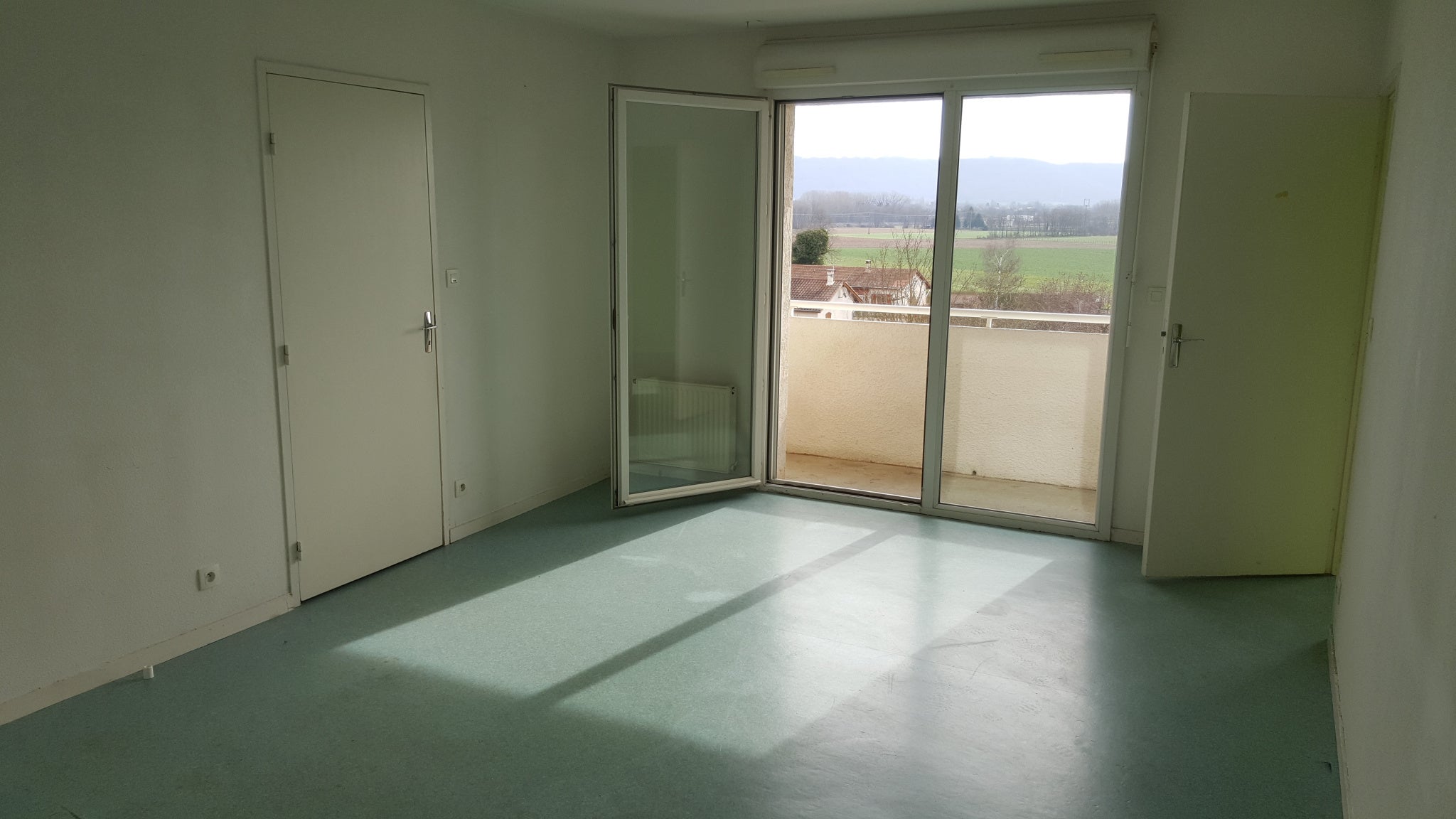 Flat Route de la Mairie in Certines