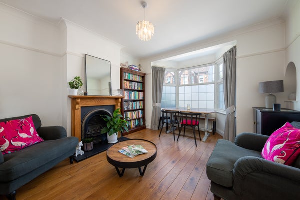 House Ashen Grove in London