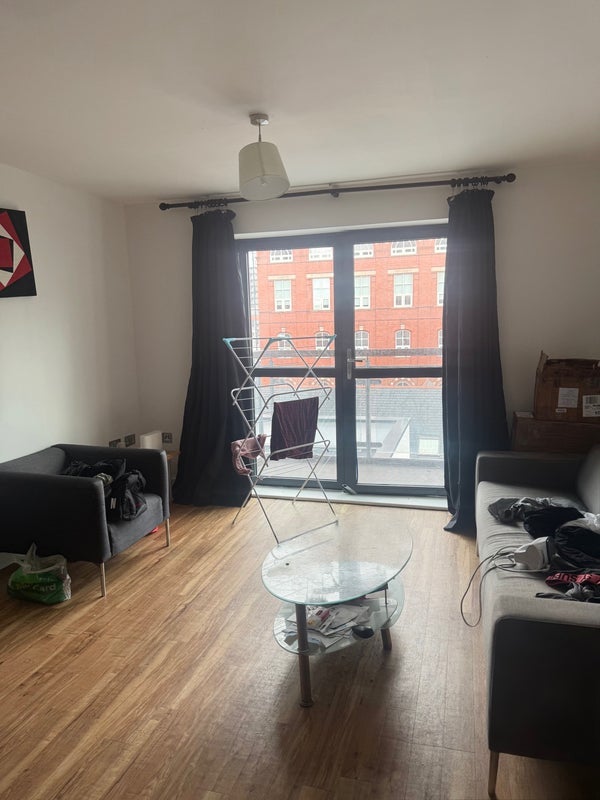 Room Cook Street in Salford