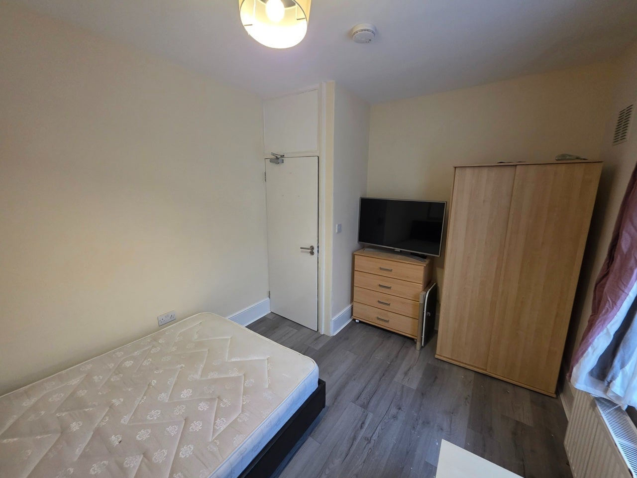 Room Baronet Road in Greater London