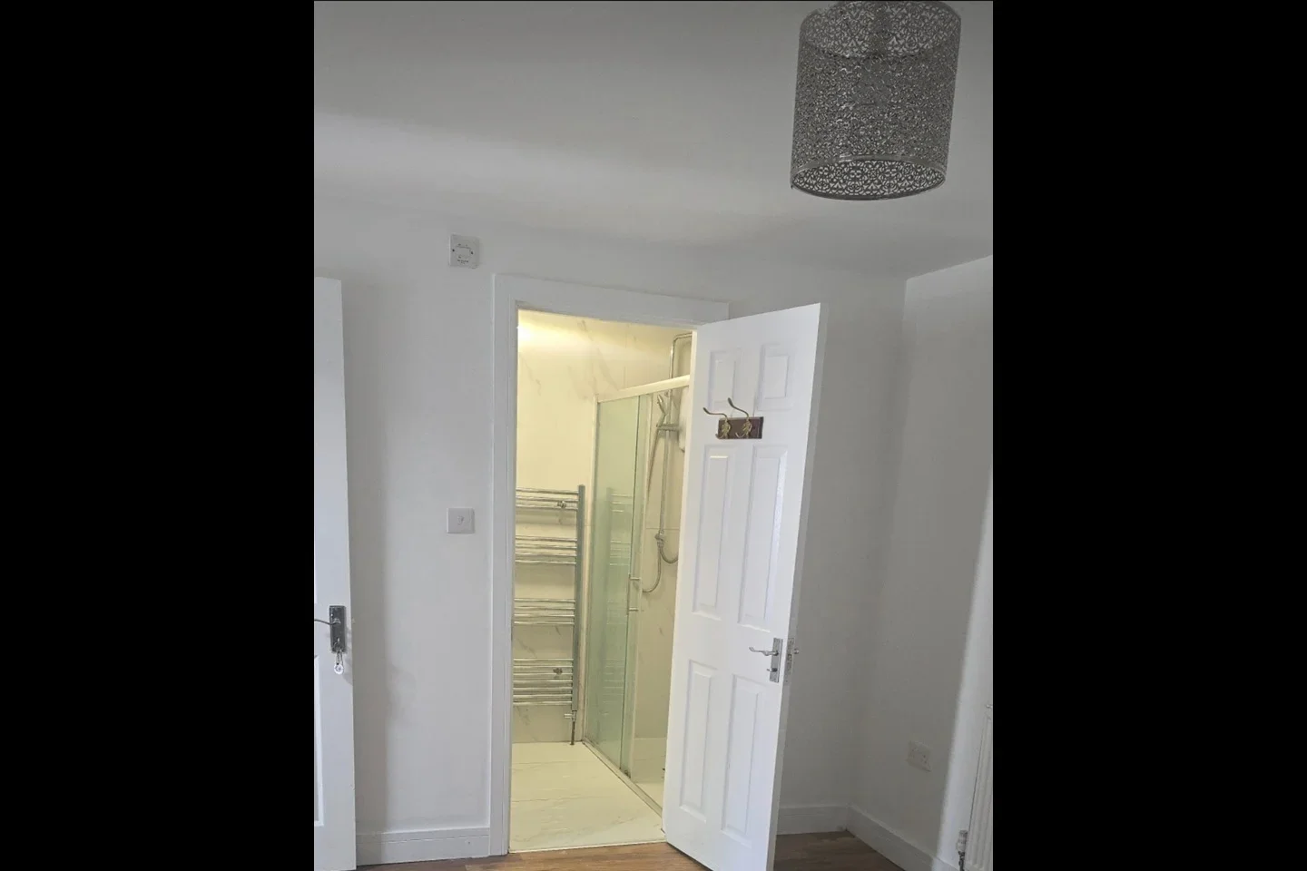 Room Marvell Avenue in Greater London
