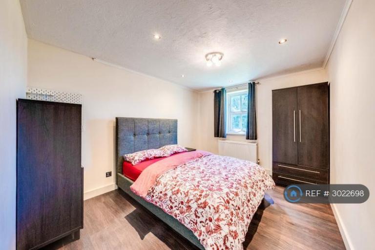 Flat Yeoman Close in Greater London