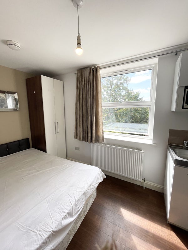 Flat Talgarth Road in Greater London