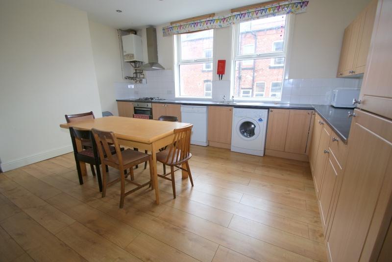 Flat Brudenell Mount in Leeds