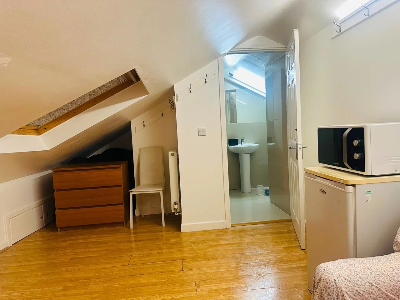 Room Longfellow Street in Liverpool