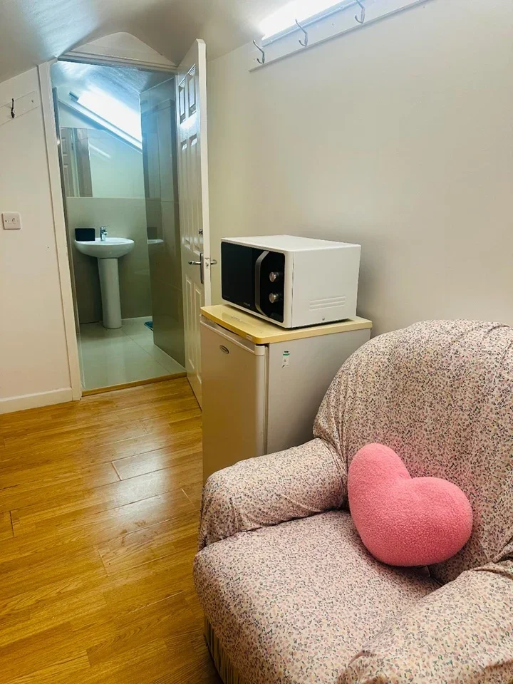 Room Longfellow Street in Liverpool