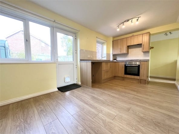 House Ryan Close in West Swindon