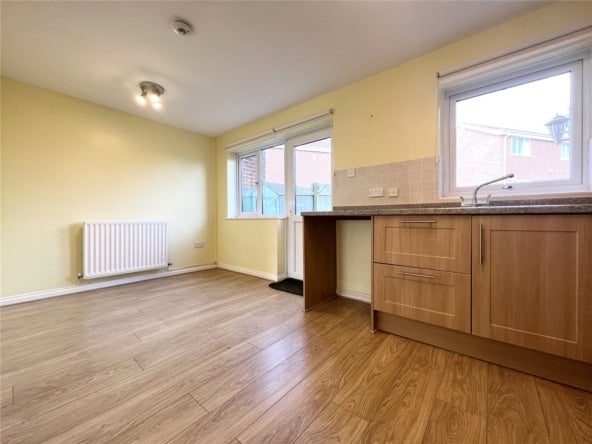 House Ryan Close in West Swindon