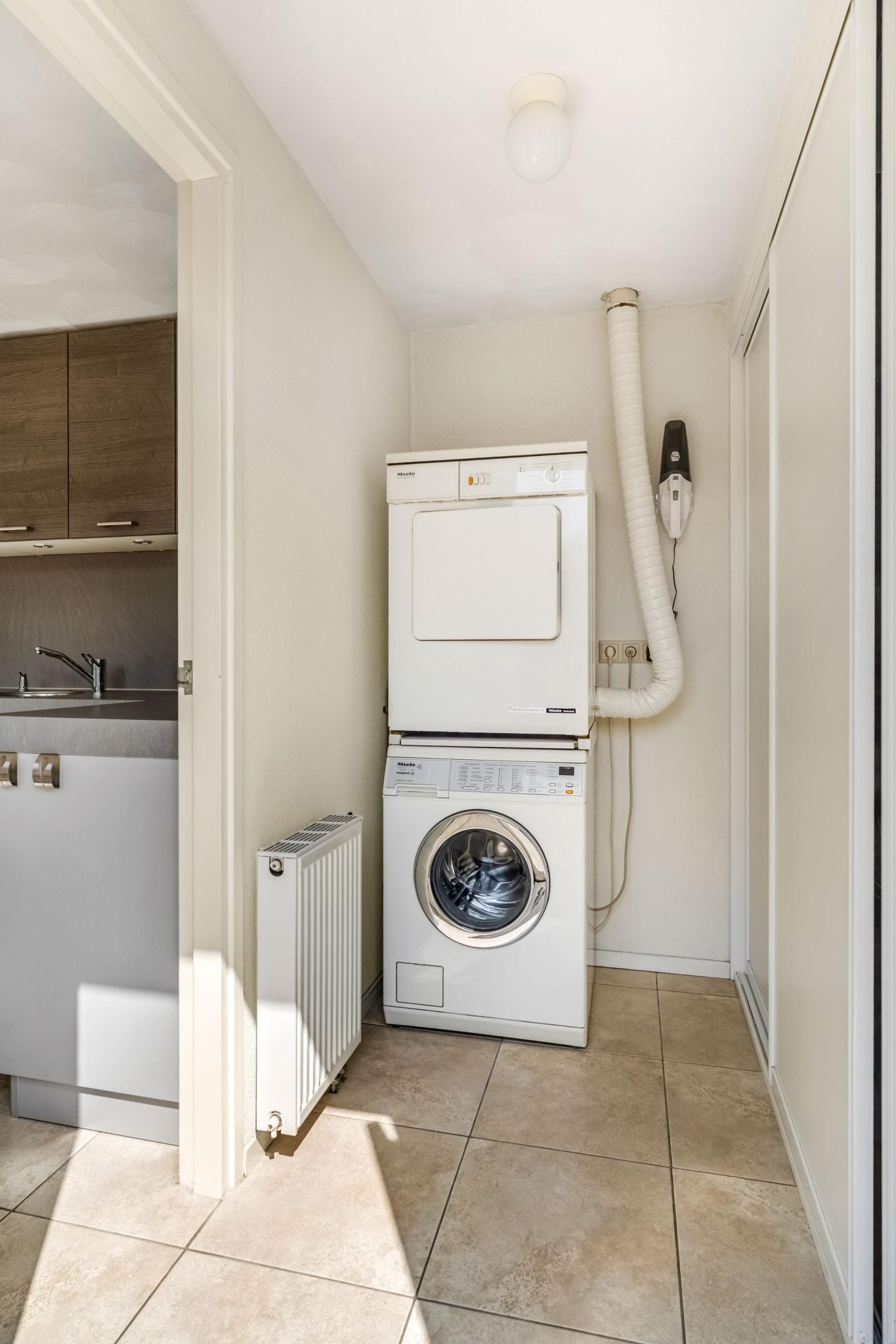 Hoekwoning te koop: Wulpenhof 1, Nijkerk