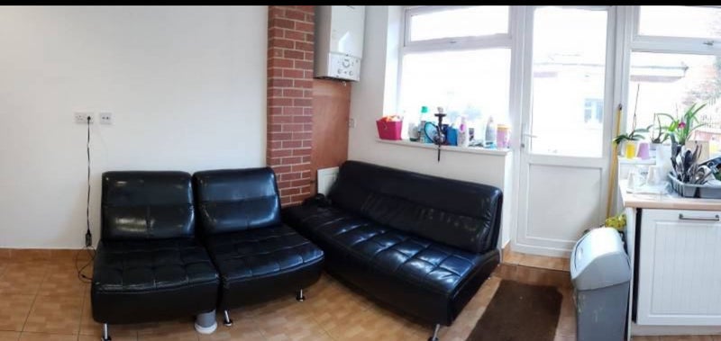 Room Calderon Road in Greater London