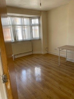 Flat Checketts Road in Leicester
