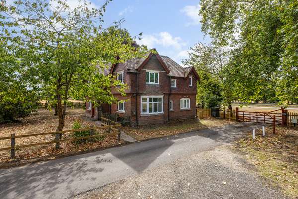 House Arundel Road in Arun
