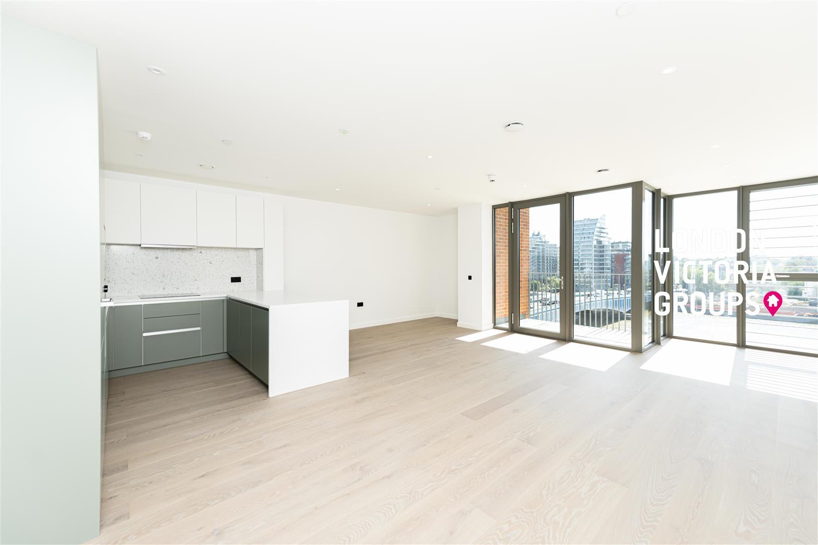 Flat Dymock Street in Greater London