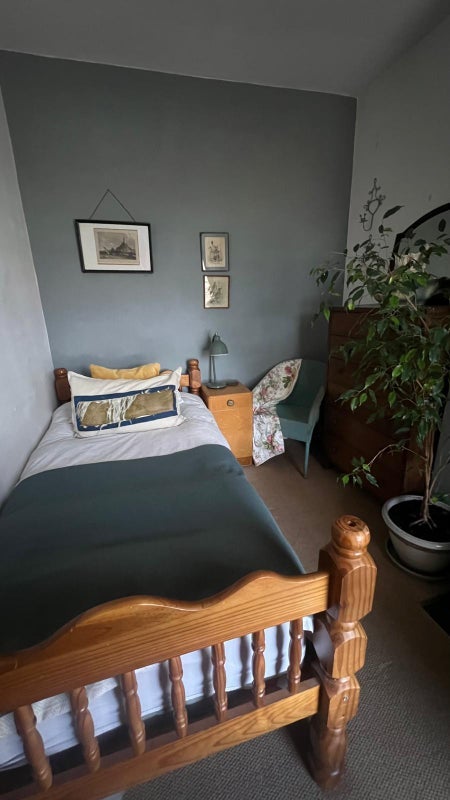 Room Braeval Street in Cardiff