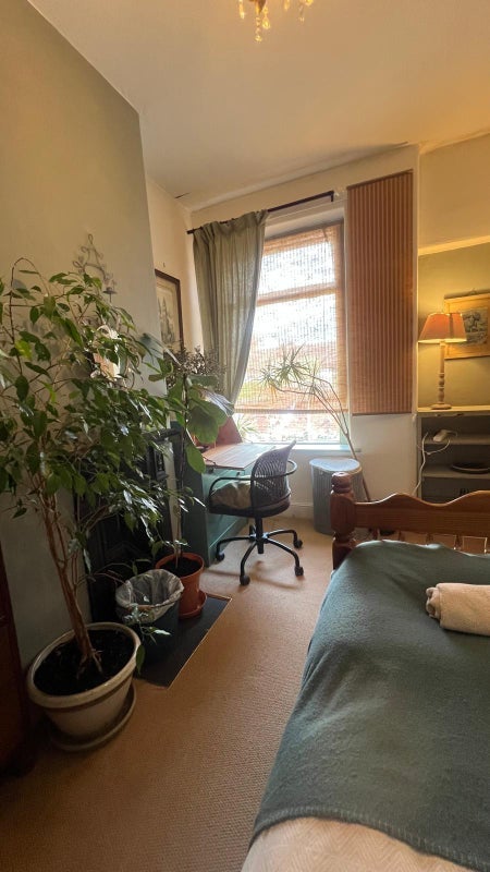 Room Braeval Street in Cardiff