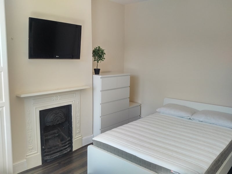 Room Maryland Road in Greater London