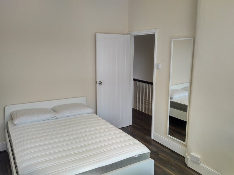 Room Maryland Road in Greater London