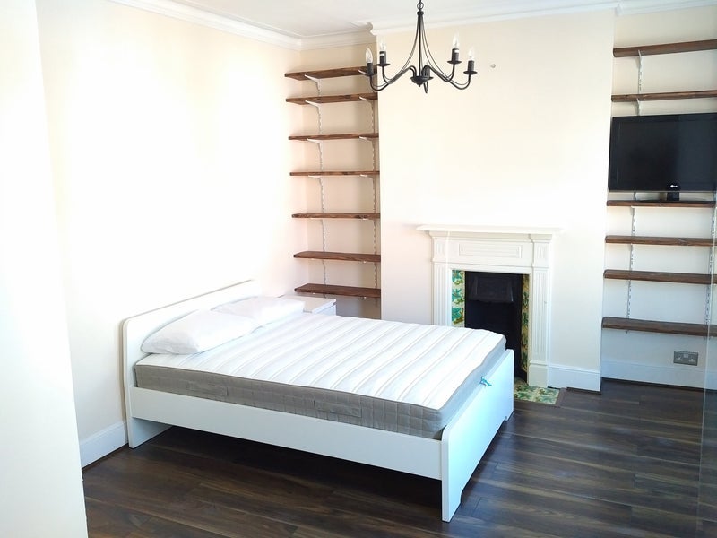 Room Maryland Road in Greater London