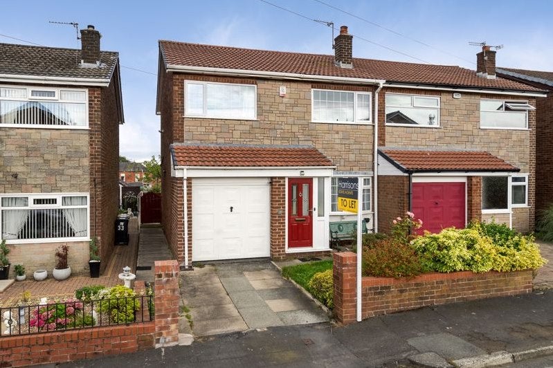 House Heathfield Drive in Bolton