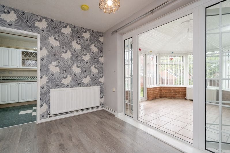 House Heathfield Drive in Bolton