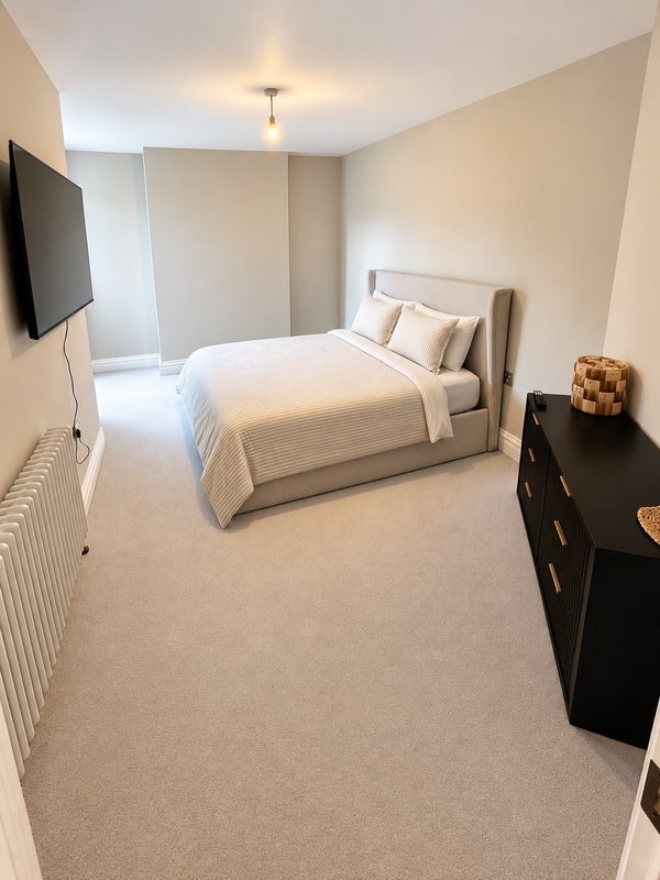 Room Cato Road in Greater London