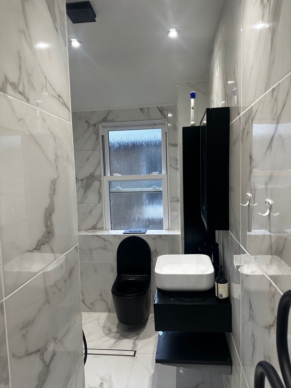 Room Cato Road in Greater London