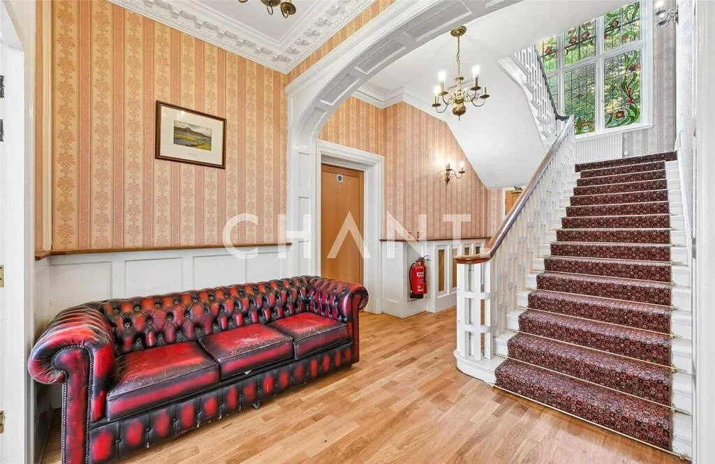 Flat Corfton Road in Greater London