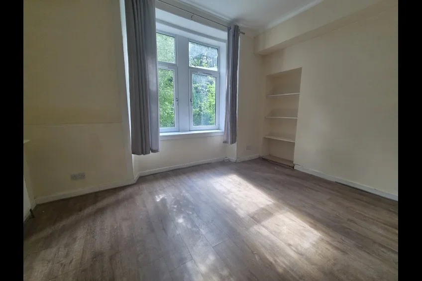 Flat Blackhall Street in Paisley