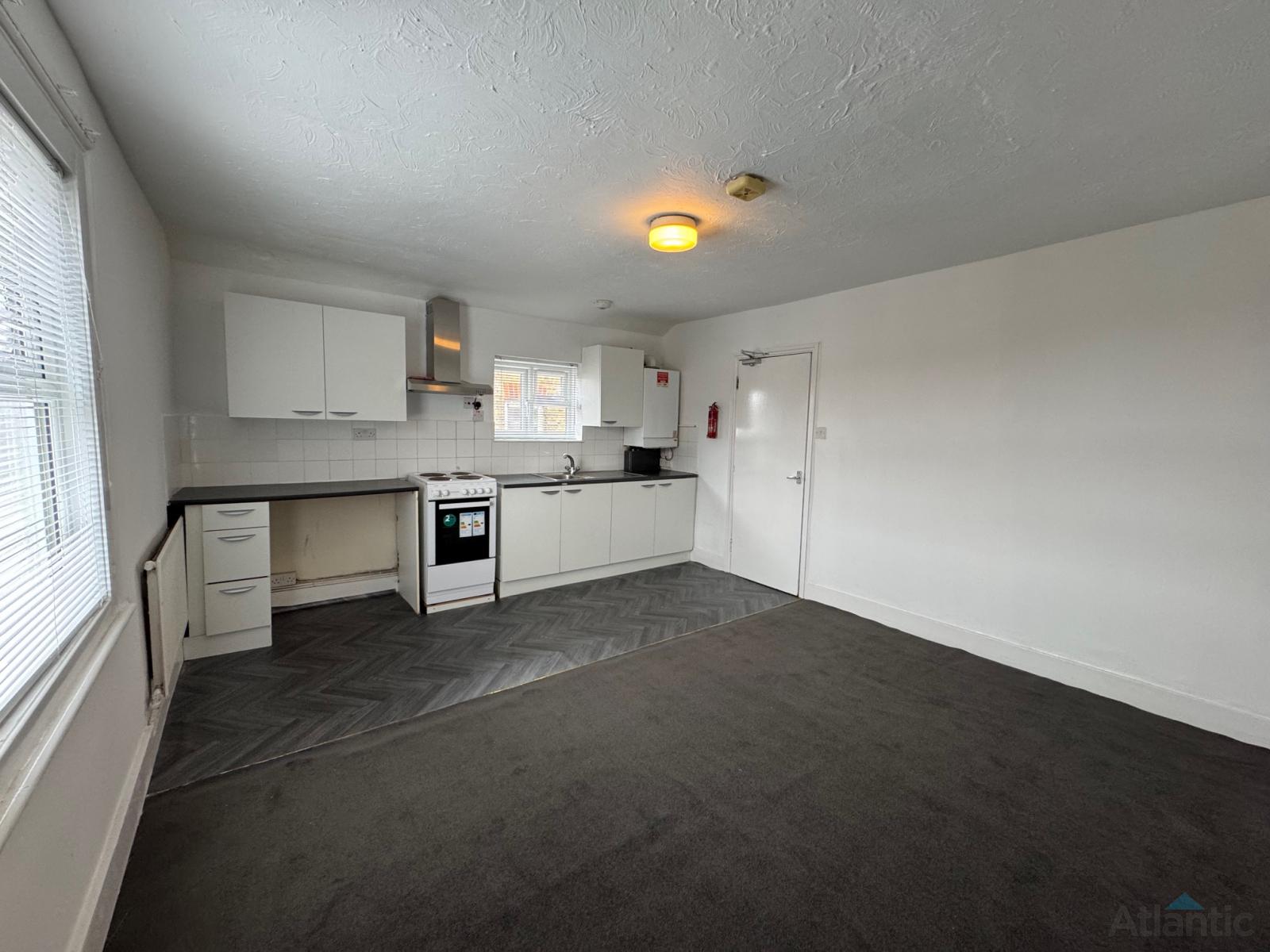 Flat Wellington Road in Greater London
