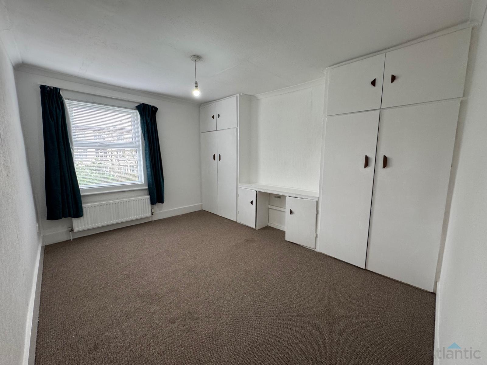 Flat Wellington Road in Greater London